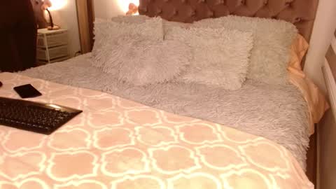 Rouss marie henao  online show from October 7, 3:04 am