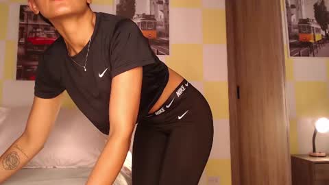 Rouss marie henao  online show from June 26, 2:05 am