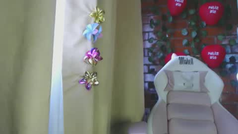 Daniela Ferreira online show from February 13, 12:56 pm