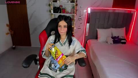 roussescoot online show from November 27, 5:42 am