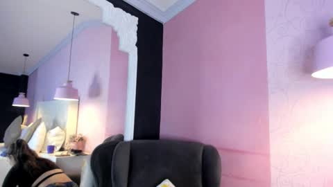 Snapshot of roussewalker chatting on November 28, 3:58 pm RousseWalker online show from November 28, 3:58 pm