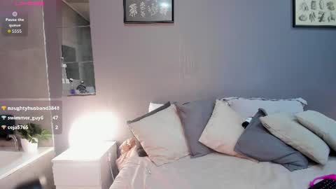 Snapshot of roussy_spicy chatting on July 7, 7:23 am Roussy online show from July 7, 7:23 am