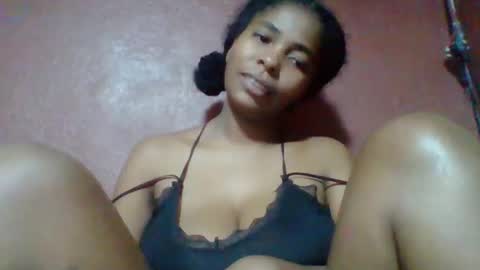 rovaelyah online show from April 30, 3:46 am