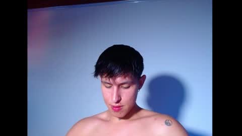 rowanboy23 online show from June 21, 9:50 pm