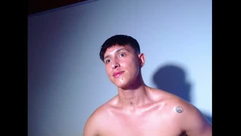 rowanboy23 online show from June 25, 5:12 am