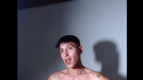 rowanboy23 online show from July 19, 11:52 pm