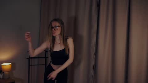 Stella online show from February 13, 6:48 pm