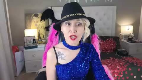 Snapshot of roxalanastar chatting on June 12, 12:04 pm Roxalana online show from June 12, 12:04 pm