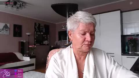 Snapshot of roxana_brooks chatting on August 4, 6:38 am Roxana online show from August 4, 6:38 am