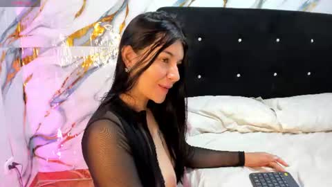 roxanaborns online show from July 16, 10:21 am