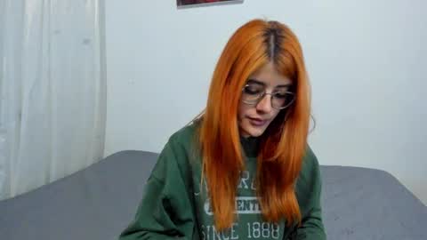 Snapshot of roxanajames__ chatting on September 14, 6:34 am roxy online show from September 14, 6:34 am