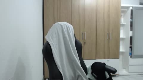 Roxana online show from December 4, 1:26 am