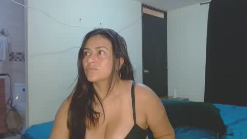 roxanasexy2025 online show from October 19, 1:34 pm