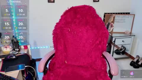 Roxane  online show from January 17, 6:55 pm