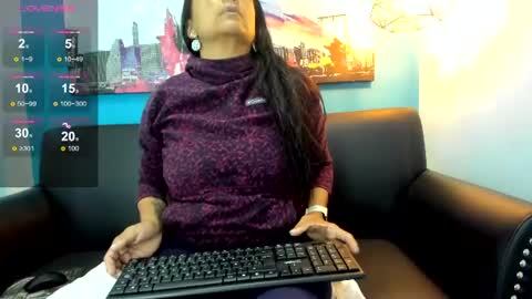  Roxanna  online show from June 15, 9:22 am