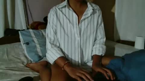 Snapshot of roxanne_98 chatting on October 30, 2:24 am roxanne_98 online show from October 30, 2:24 am