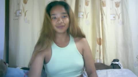 Snapshot of roxanne_98 chatting on November 23, 2:39 pm roxanne_98 online show from November 23, 2:39 pm