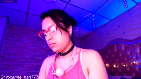 roxanne_han online show from March 4, 11:38 am