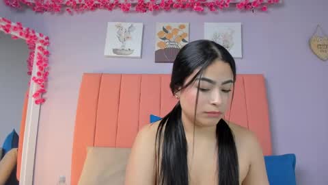 Juliana 3 online show from May 11, 2:45 pm