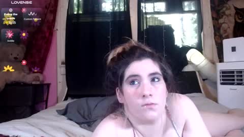 Snapshot of roxanneroulette chatting on June 28, 3:40 pm Silver online show from June 28, 3:40 pm