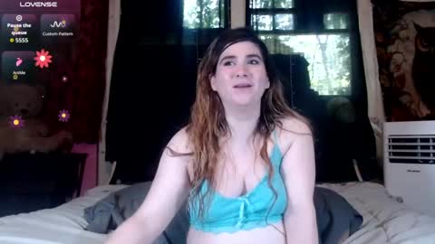 Snapshot of roxanneroulette chatting on July 2, 4:35 pm Silver online show from July 2, 4:35 pm