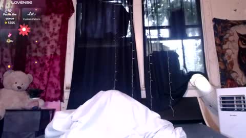 Snapshot of roxanneroulette chatting on July 18, 2:32 pm Silver online show from July 18, 2:32 pm