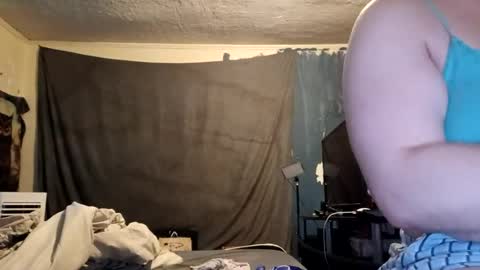 Snapshot of roxanneroulette chatting on July 24, 11:14 pm Silver online show from July 24, 11:14 pm