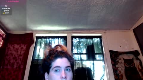 Snapshot of roxanneroulette chatting on July 25, 7:33 pm Silver online show from July 25, 7:33 pm