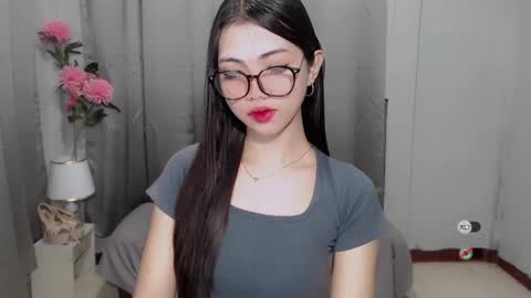 Snapshot of roxie_fuckdoll chatting on January 23, 11:47 pm Roxie online show from January 23, 11:47 pm