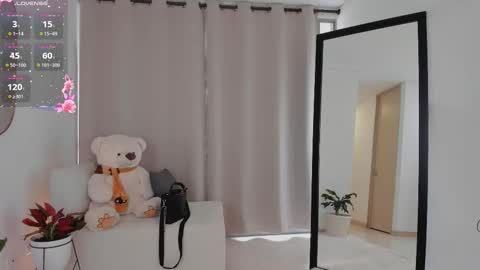  R O X I E  online show from October 10, 6:29 pm