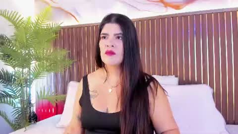 Snapshot of roxie_ns chatting on July 10, 1:14 pm Roxie online show from July 10, 1:14 pm