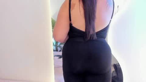 Snapshot of roxie_ns chatting on July 21, 1:57 pm Roxie online show from July 21, 1:57 pm