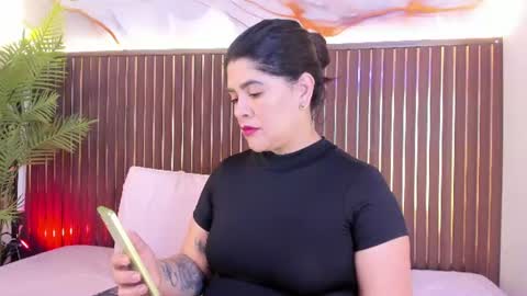 Snapshot of roxie_ns chatting on August 2, 12:25 pm Roxie online show from August 2, 12:25 pm