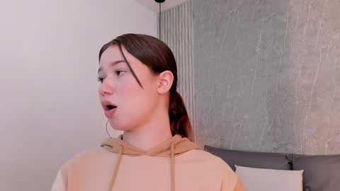 Snapshot of roxie_summers chatting on December 30, 6:05 pm Roxie online show from December 30, 6:05 pm