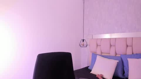 Snapshot of roxie_summers chatting on January 23, 2:02 am Roxie online show from January 23, 2:02 am