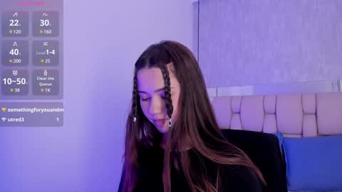 Snapshot of roxie_summers chatting on February 6, 2:22 am Roxie online show from February 6, 2:22 am