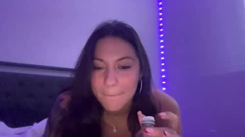 Snapshot of roxie_v chatting on October 27, 7:51 pm Roxie online show from October 27, 7:51 pm