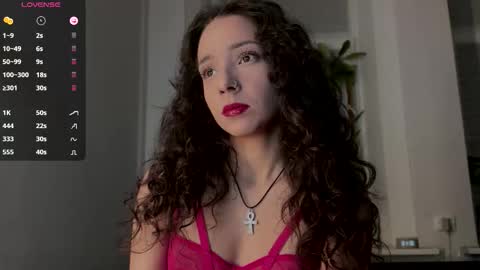 Snapshot of roxieflexie chatting on December 18, 10:38 pm Roxie online show from December 18, 10:38 pm