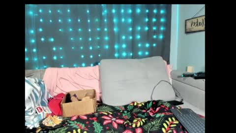 roxihazeleyes online show from February 7, 10:08 am