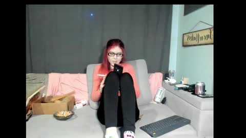 roxihazeleyes online show from February 24, 1:13 am