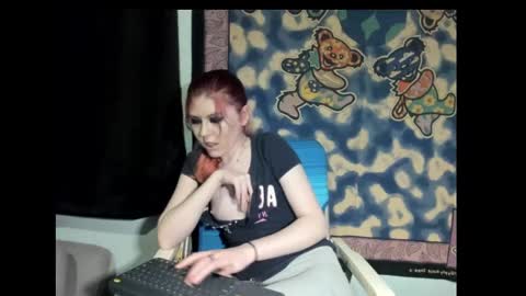 roxihazeleyes online show from March 8, 10:54 am