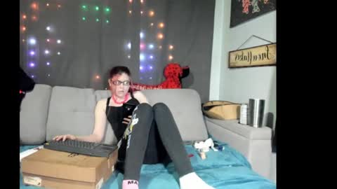 roxihazeleyes online show from September 10, 11:38 pm