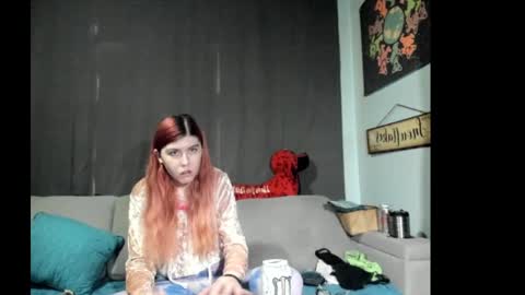 roxihazeleyes online show from September 21, 8:54 pm