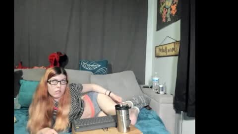 roxihazeleyes online show from October 29, 2:14 am