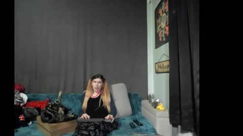 roxihazeleyes online show from November 26, 3:07 am