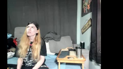 roxihazeleyes online show from March 17, 2:42 pm