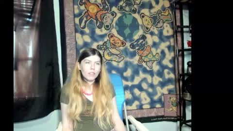 roxihazeleyes online show from June 14, 10:23 pm