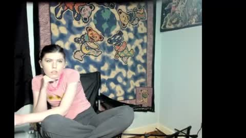Snapshot of roxihazeleyes chatting on July 16, 2:17 am roxihazeleyes online show from July 16, 2:17 am