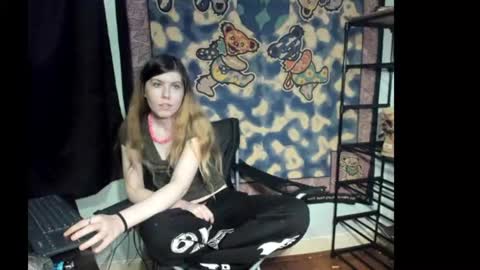Snapshot of roxihazeleyes chatting on July 26, 10:16 pm roxihazeleyes online show from July 26, 10:16 pm