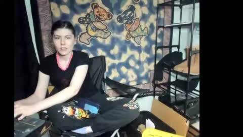Snapshot of roxihazeleyes chatting on August 3, 2:10 am roxihazeleyes online show from August 3, 2:10 am